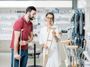 ¿Cómo elegir la muleta correcta según tu altura y tipo de lesión?