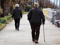 ¿Cómo prevenir las caídas en personas mayores en casa?