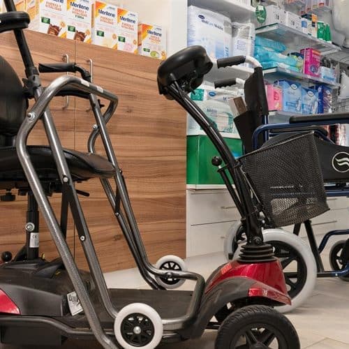 Silla de ruedas de ortopedia en Farmacia Garrido, Silleda
